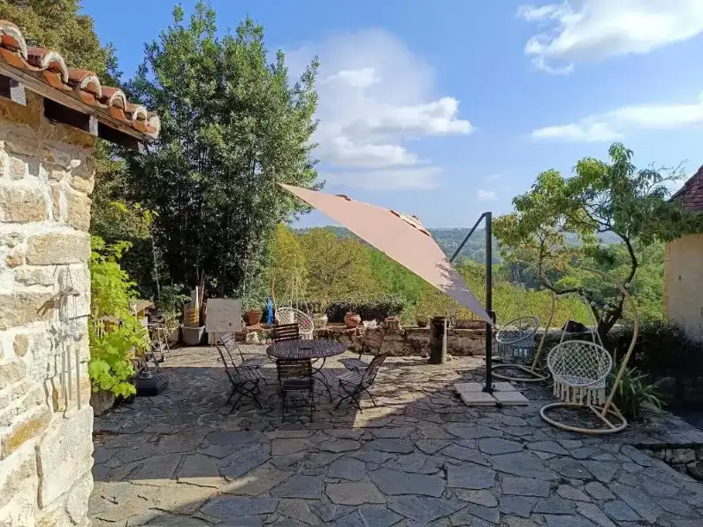 La Fontaine du Mas — vue sur la campagne périgourdine